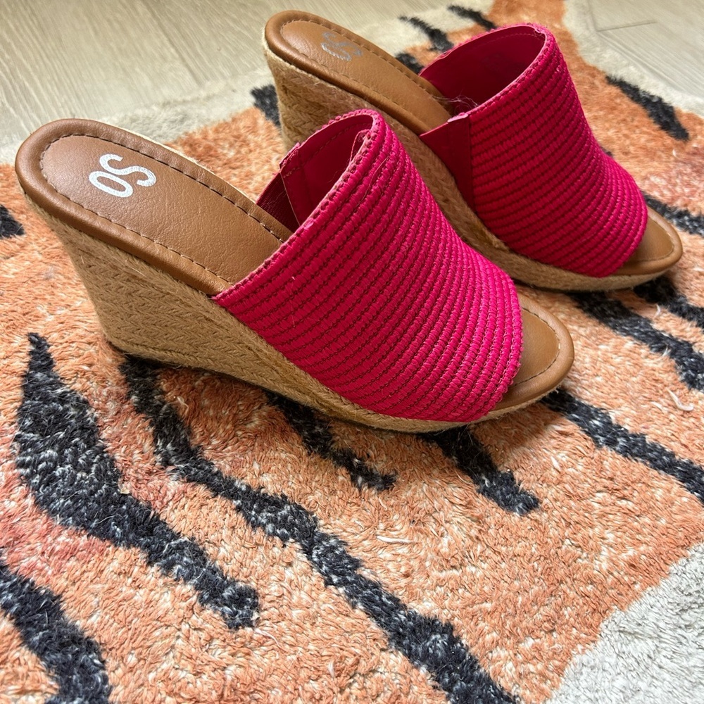 Women's Pink Wedge Sandals - Picture 3 of 4